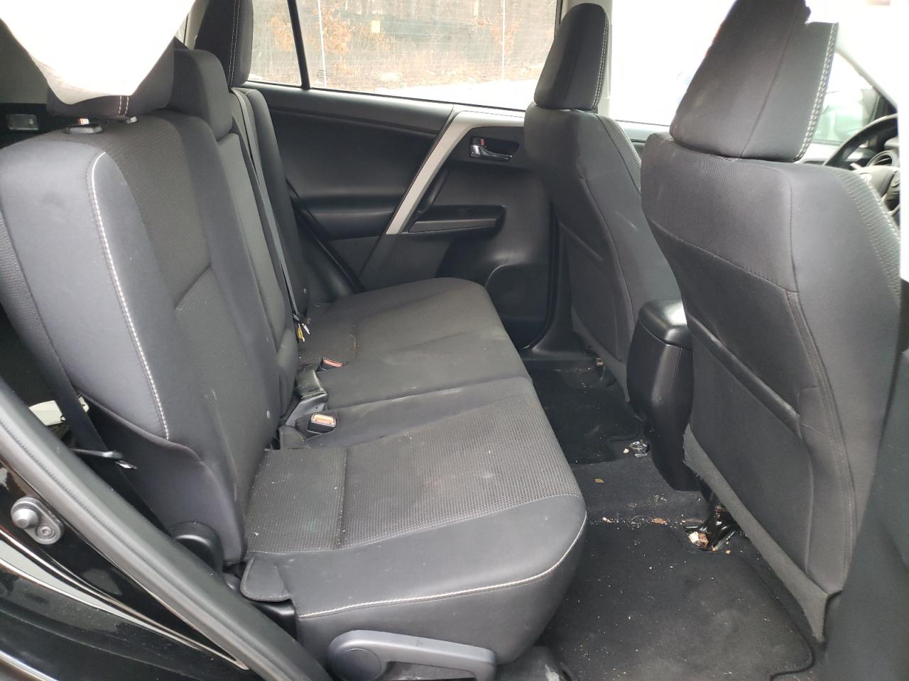 Photo 6 from auction – 2017 TOYOTA RAV4 XLE with VIN 2T3WFREV2HW334247