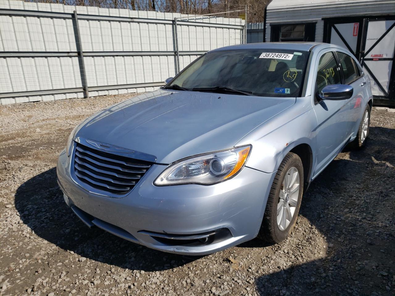 Photo 2 from auction – 2013 CHRYSLER 200 LIMITE with VIN 1C3CCBCG7DN700085