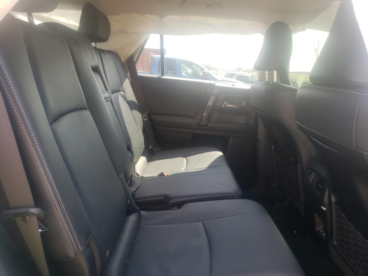 Photo 6 from auction – 2020 TOYOTA 4RUNNER SR with VIN JTEBU5JRXL5770555