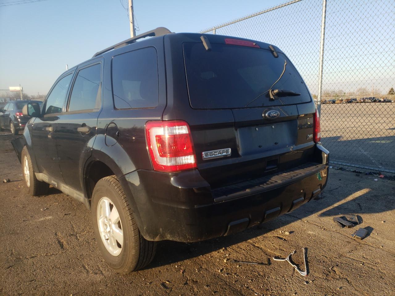 Photo 3 from auction – 2010 FORD ESCAPE XLT with VIN 1FMCU0DG2AKC82698