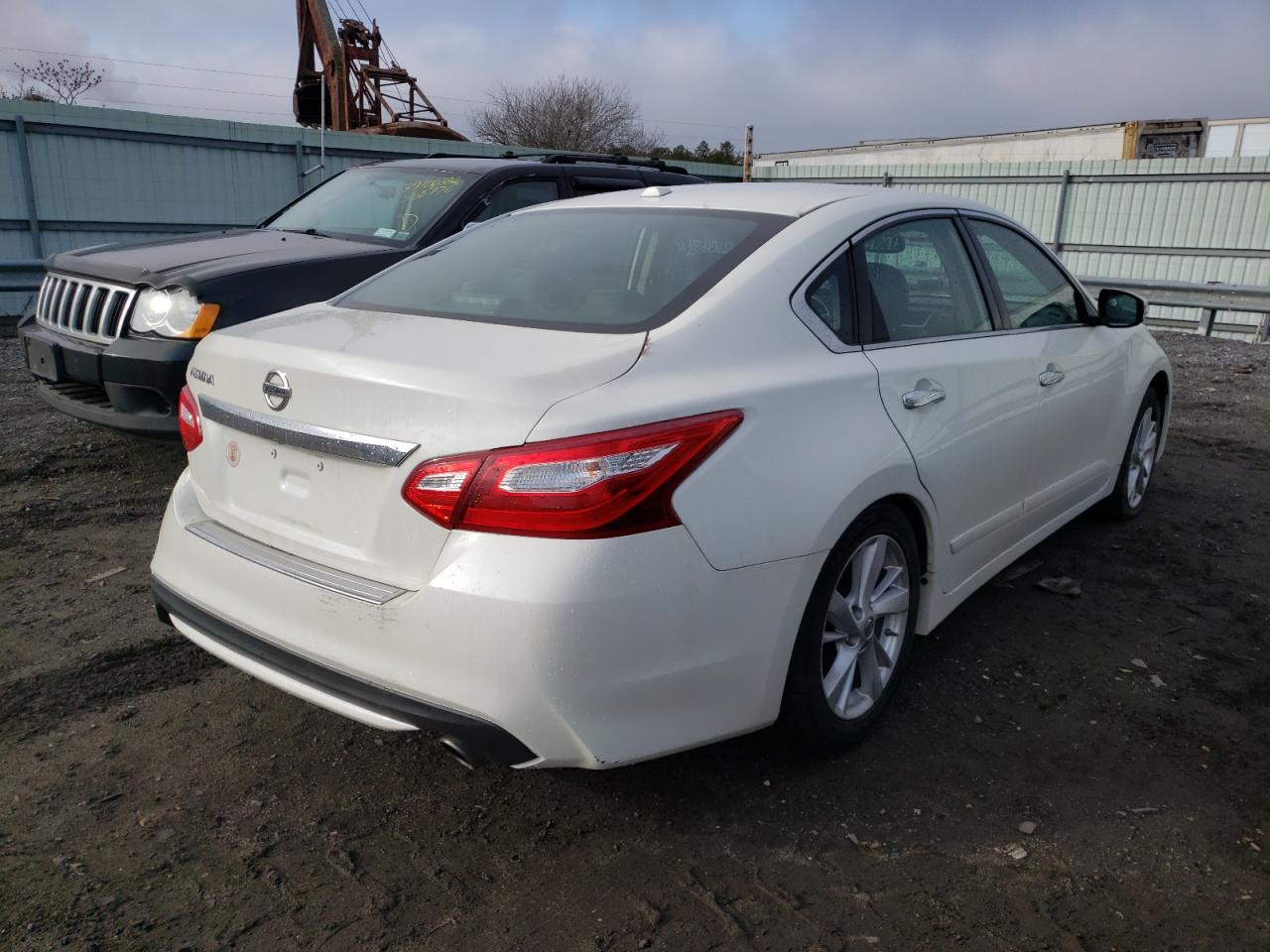 Photo 4 from auction – 2017 NISSAN ALTIMA 2.5 with VIN 1N4AL3AP3HC150676