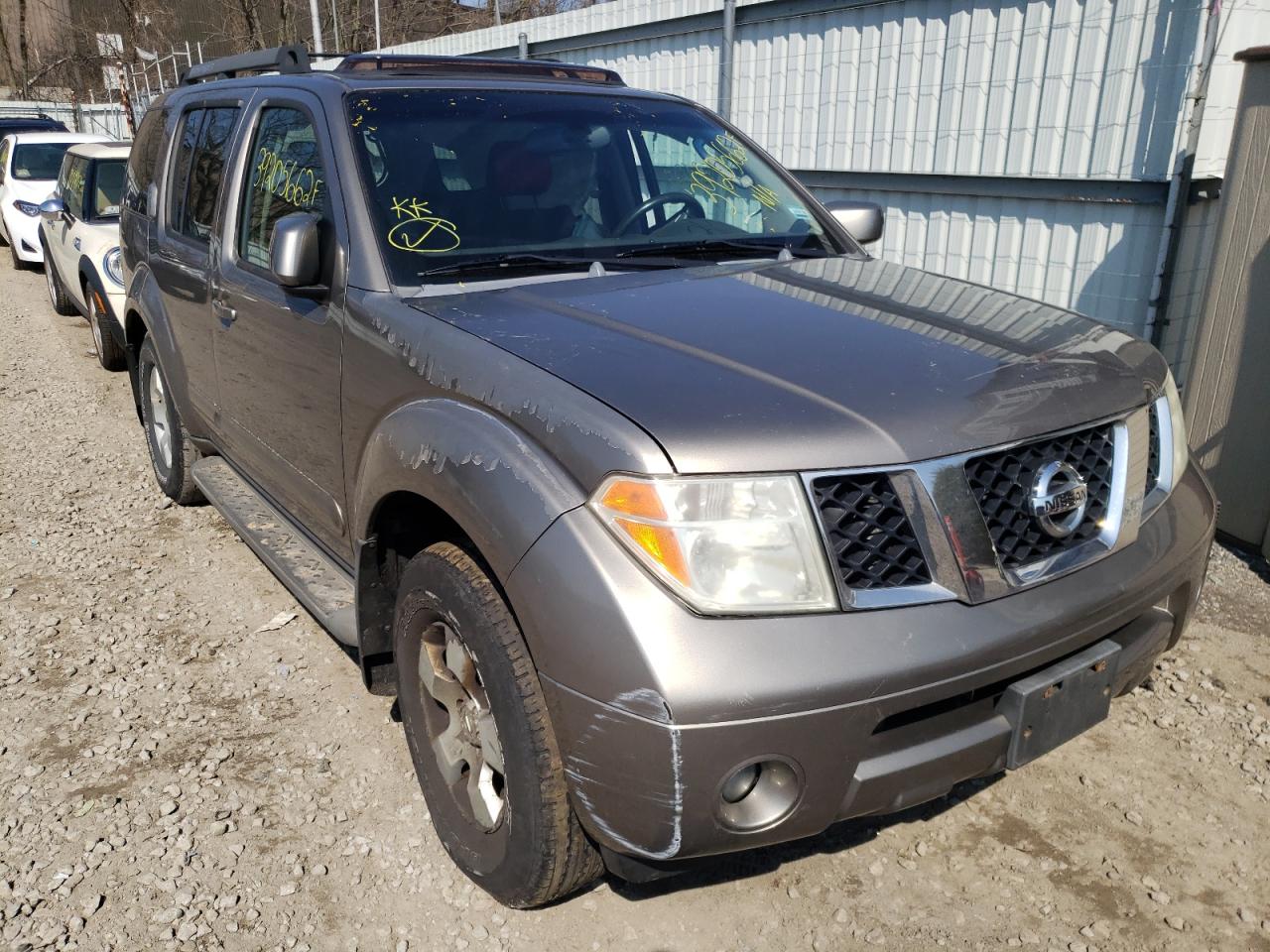 NISSAN PATHFINDER 2005 with VIN 5N1AR18W95C786262 - Photo from auction