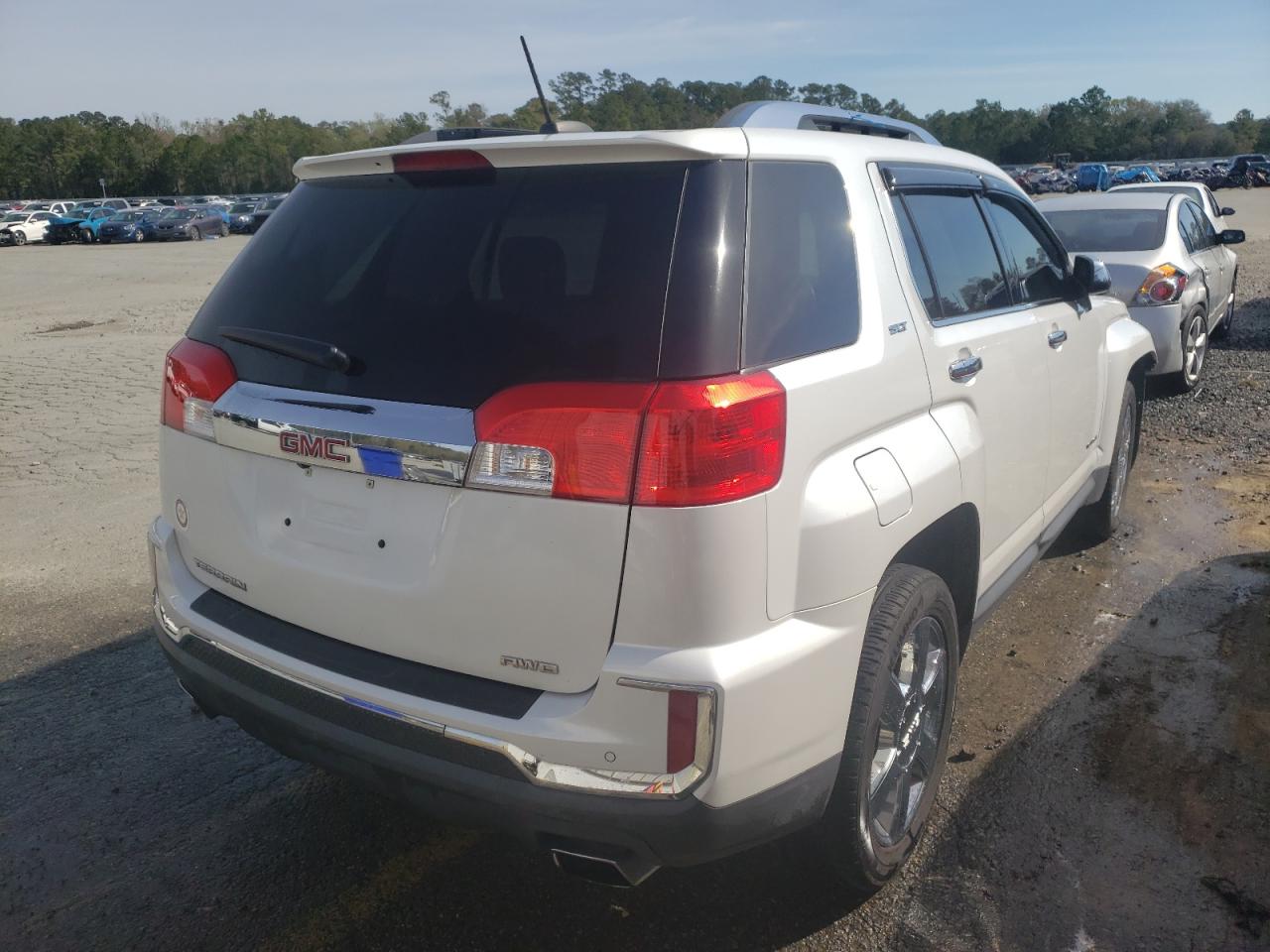 Photo 4 from auction – 2016 GMC TERRAIN SL with VIN 2GKFLUE38G6125121