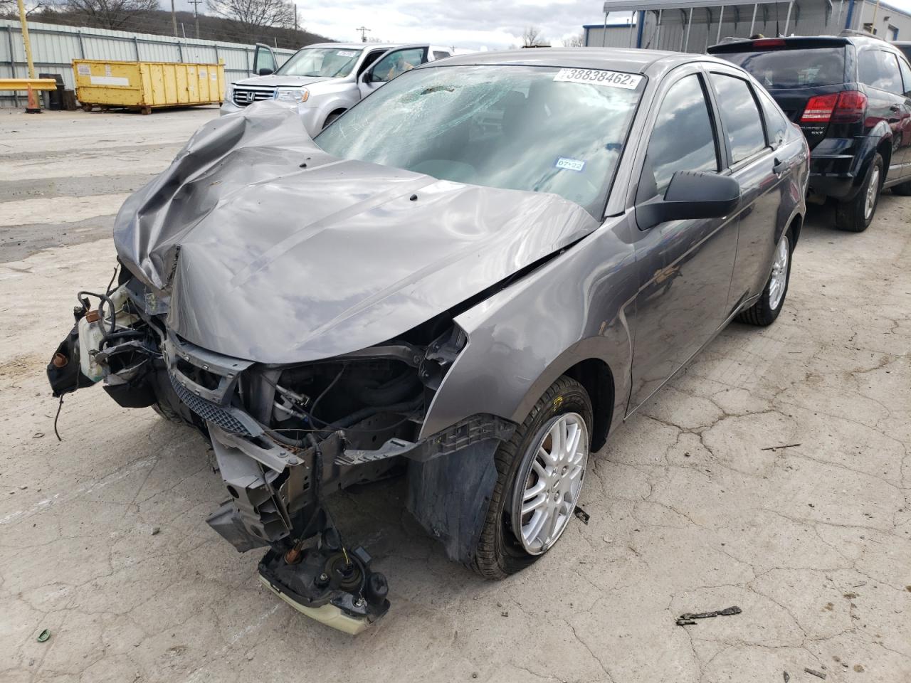 Zdjęcie 2 z aukcji – 2011 FORD FOCUS SE z VIN 1FAHP3FN8BW181194