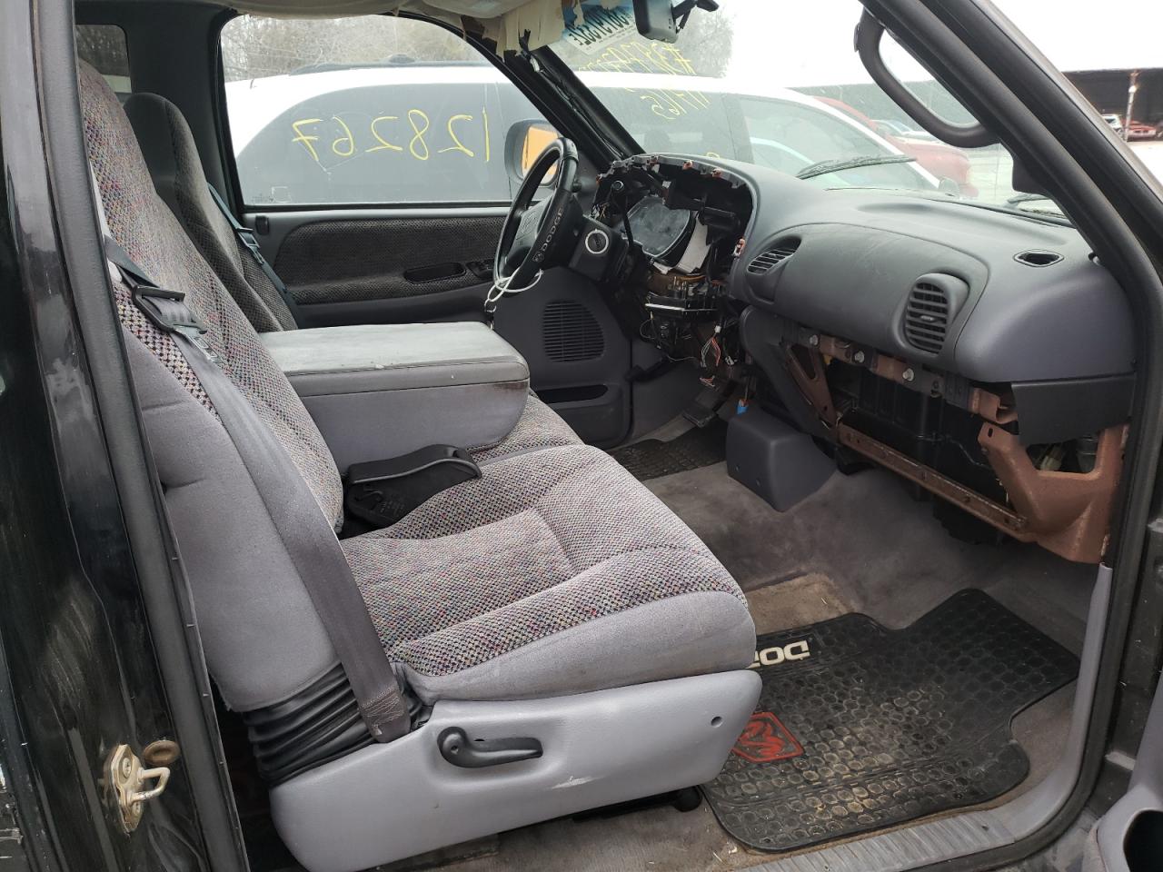 Photo 5 from auction – 1998 DODGE RAM 1500 with VIN 3B7HC12Y2WG117165