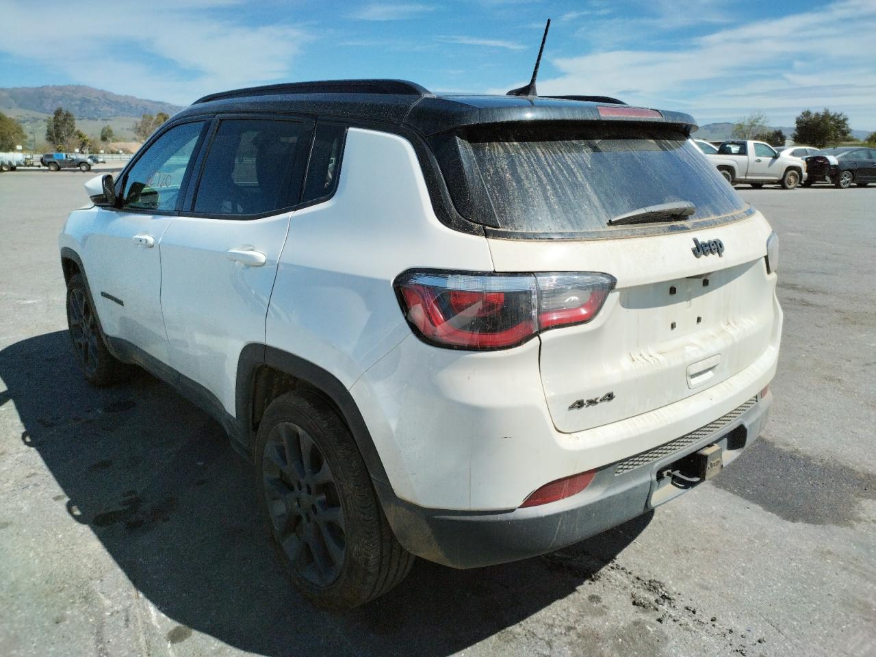 Photo 3 from auction – 2019 JEEP COMPASS LI with VIN 3C4NJDCB0KT761513