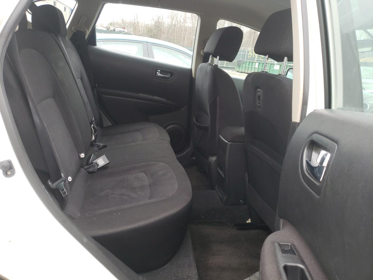Photo 6 from auction – 2013 NISSAN ROGUE S with VIN JN8AS5MV8DW652650