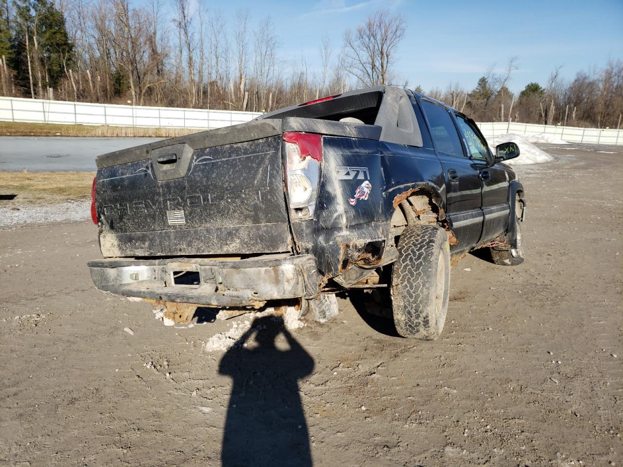 Photo 4 from auction – 2004 CHEVROLET AVALANCHE with VIN 3GNEK12T94G234899