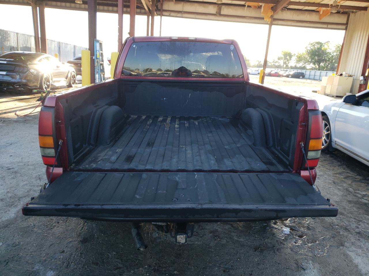 Photo 9 from auction – 2005 GMC NEW SIERRA with VIN 1GTEC14T25Z103575