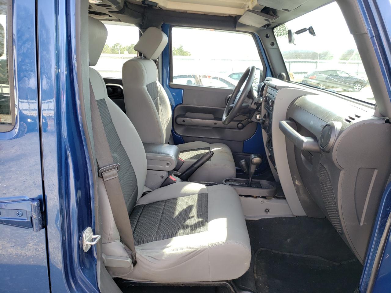 Photo 5 from auction – 2010 JEEP WRANGLER U with VIN 1J4BA3H12AL152408