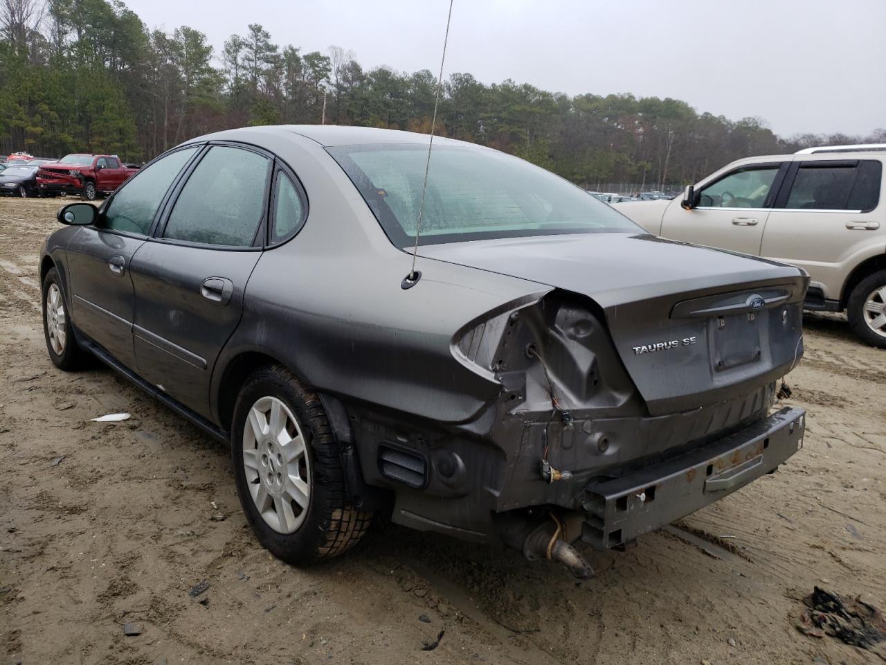 Photo 3 from auction – 2004 FORD TAURUS SE with VIN 1FAHP53U54A201862
