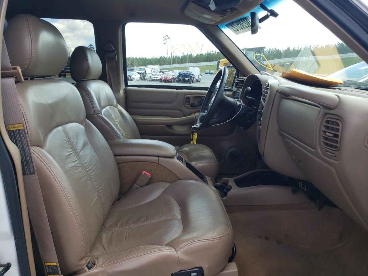 Photo 5 from auction – 1999 CHEVROLET BLAZER with VIN 1GNCS13W9X2108703
