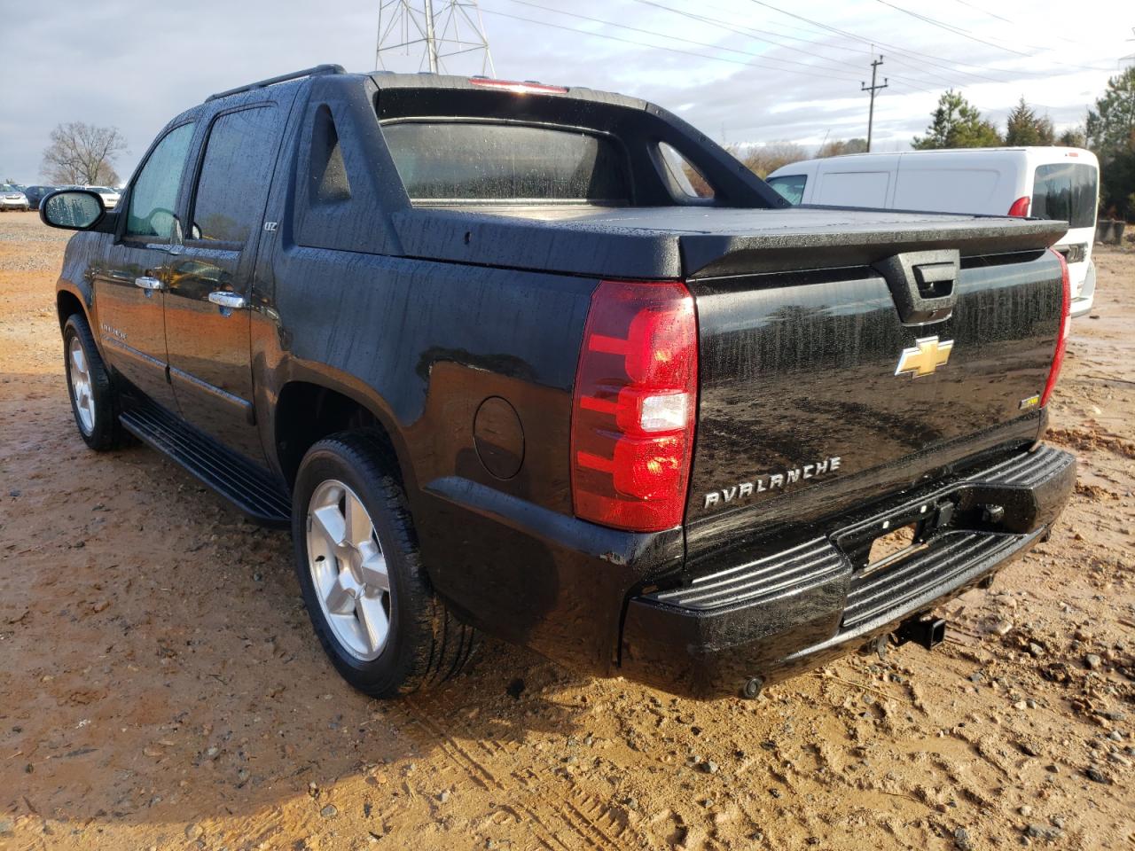 Photo 3 from auction – 2007 CHEVROLET AVALANCHE with VIN 3GNFK12397G296540