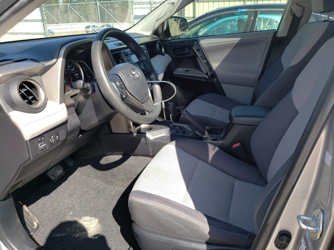 Photo 5 from auction – 2013 TOYOTA RAV4 XLE with VIN JTMWFREV3D5007955