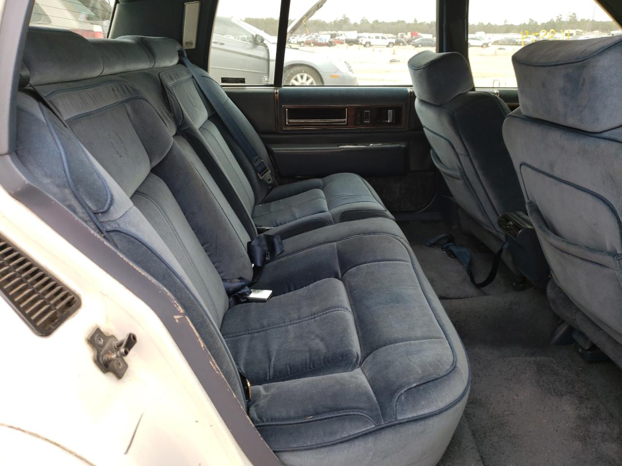 Photo 6 from auction – 1991 CADILLAC DEVILLE with VIN 1G6CD53B8M4270512