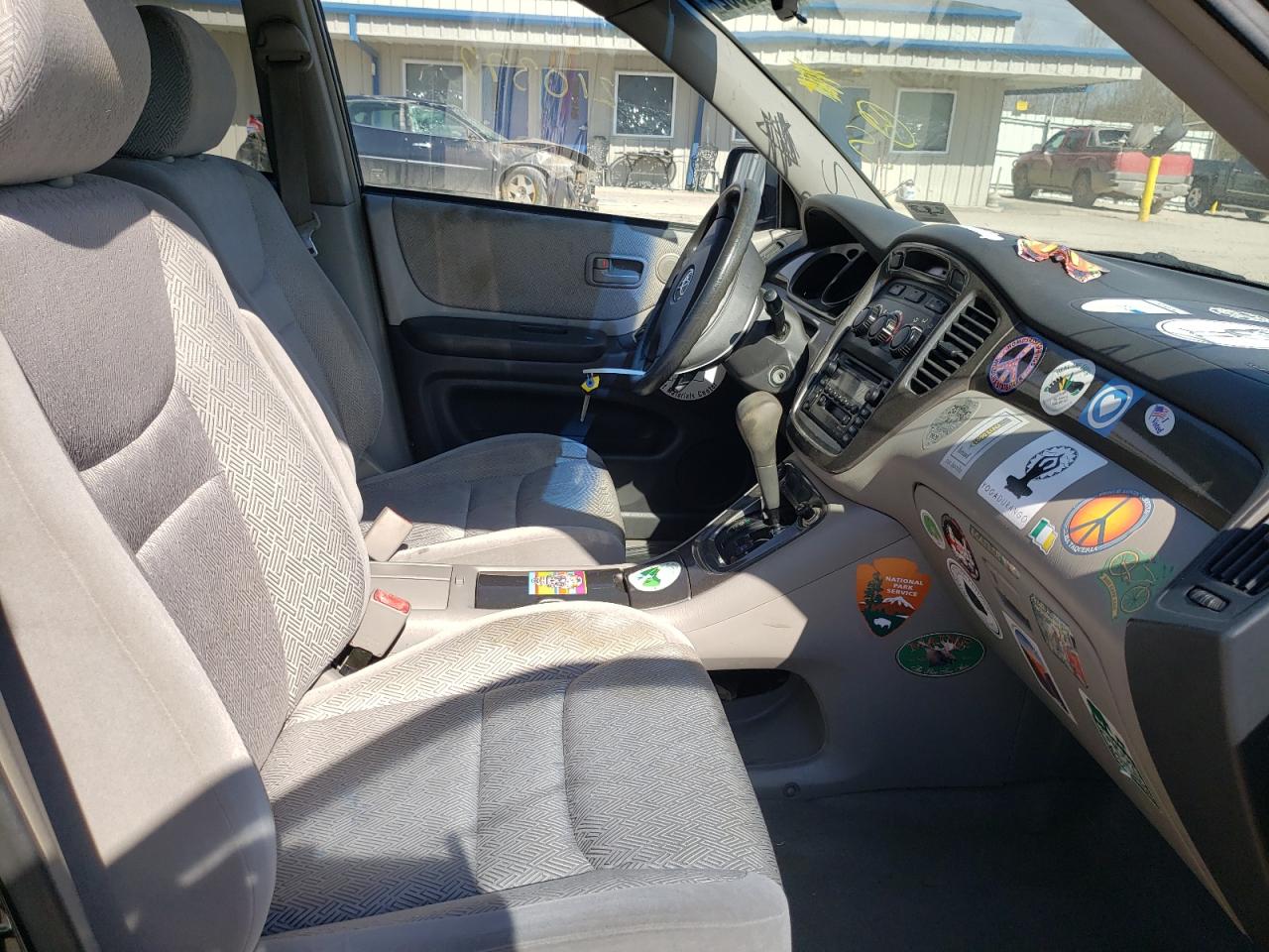 Photo 5 from auction – 2003 TOYOTA HIGHLANDER with VIN JTEGD21AX30069221