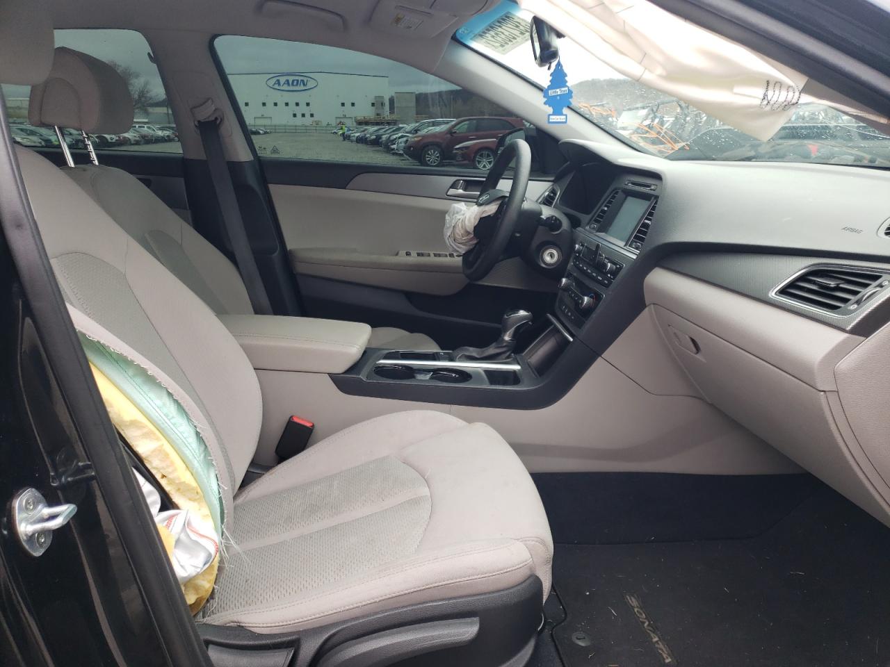 Photo 5 from auction – 2017 HYUNDAI SONATA SE with VIN 5NPE24AF4HH543554
