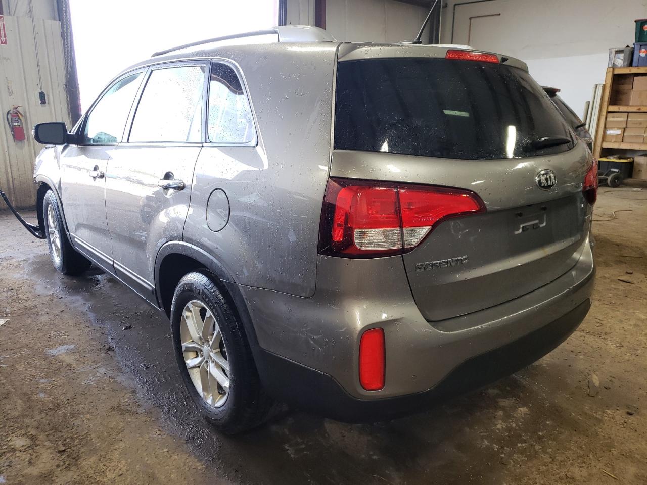 Photo 3 from auction – 2014 KIA SORENTO LX with VIN 5XYKT4A63EG470714