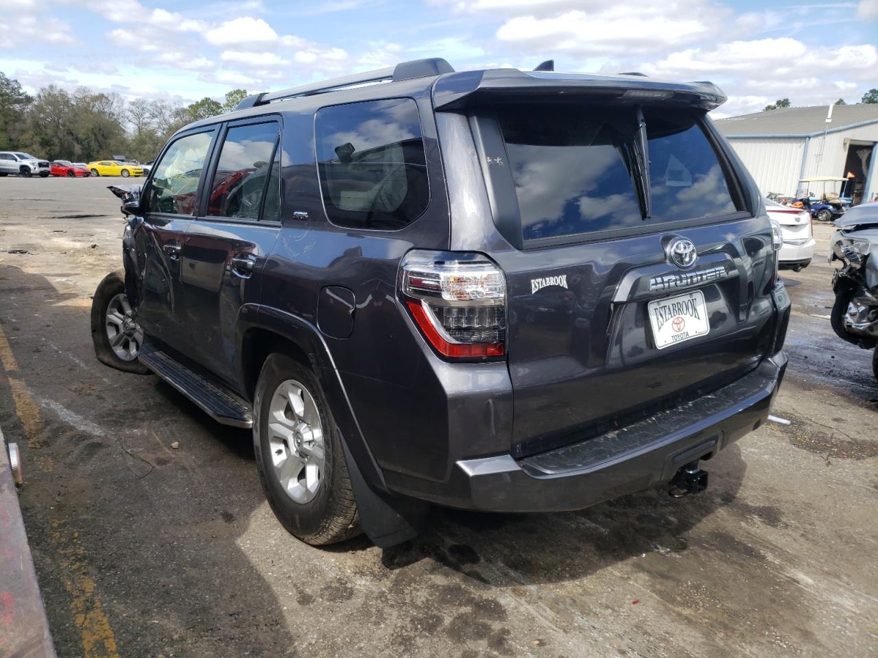 Photo 3 from auction – 2022 TOYOTA 4RUNNER SR with VIN JTEFU5JRXN5261795