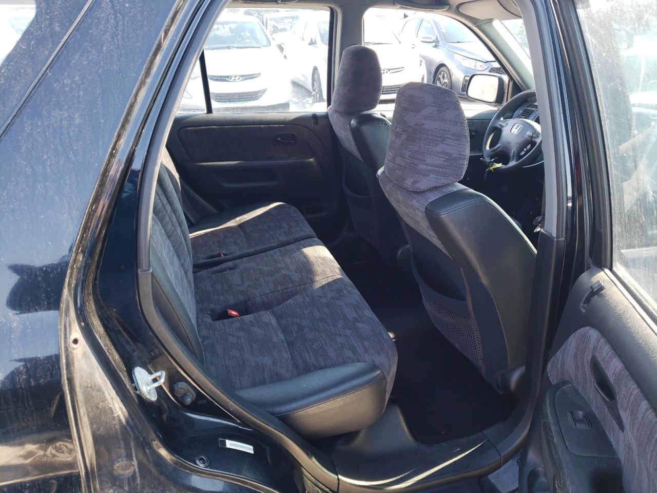 Photo 18 from auction – 2004 HONDA CR-V LX with VIN JHLRD78484C810589