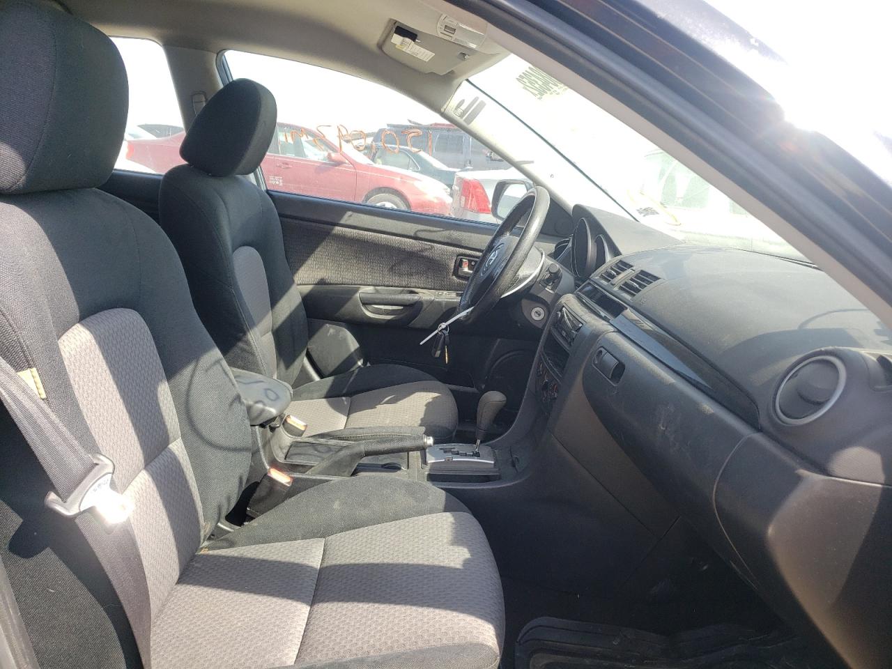 Photo 5 from auction – 2006 MAZDA 3 I with VIN JM1BK32F661458912