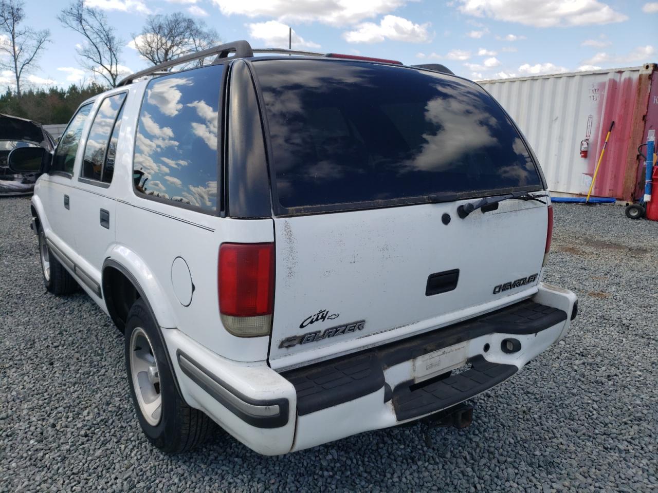 Photo 3 from auction – 1999 CHEVROLET BLAZER with VIN 1GNCS13W9X2108703