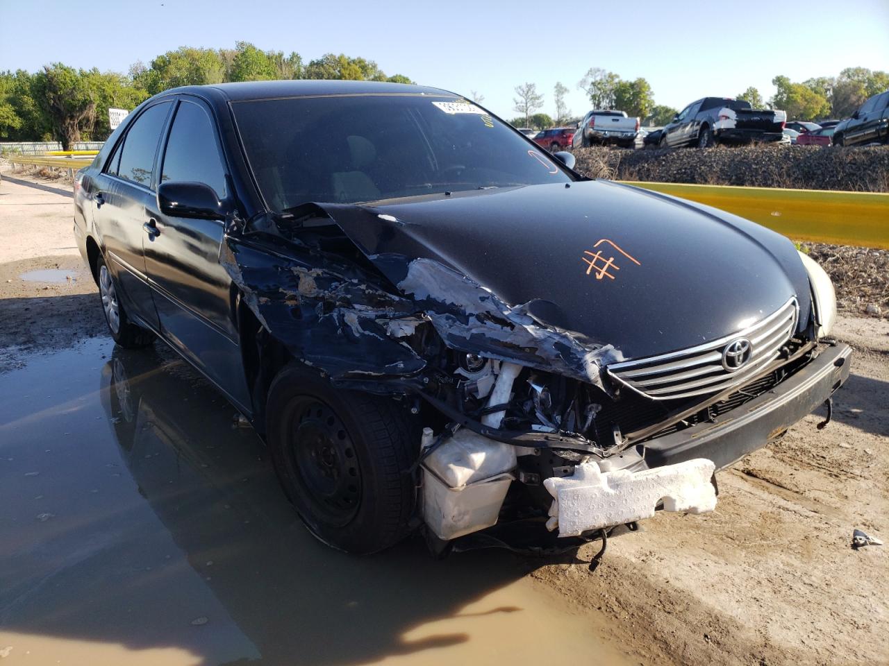 TOYOTA CAMRY LE 2005 with VIN 4T1BE32K15U037872 - Photo from auction