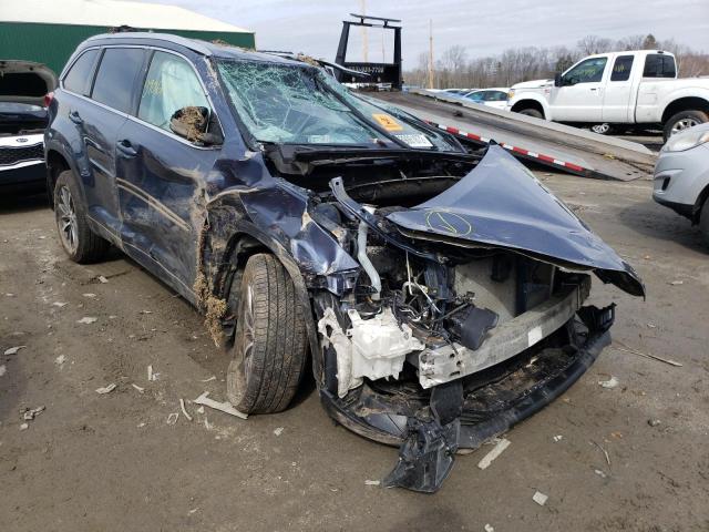 TOYOTA HIGHLANDER 2017 with VIN 5TDJZRFH8HS421937 - Photo from auction