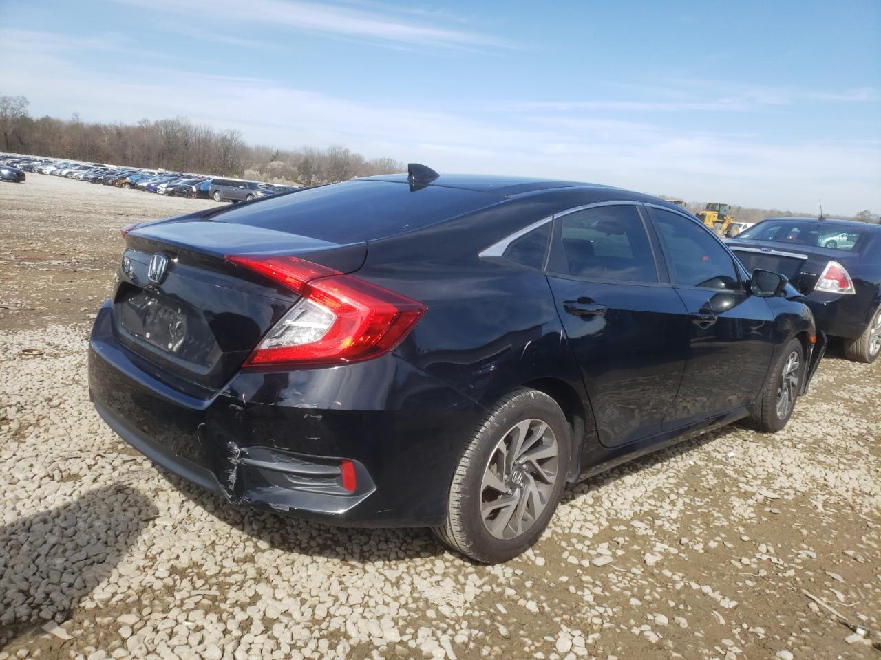 Photo 4 from auction – 2017 HONDA CIVIC EX with VIN 19XFC2F75HE022502