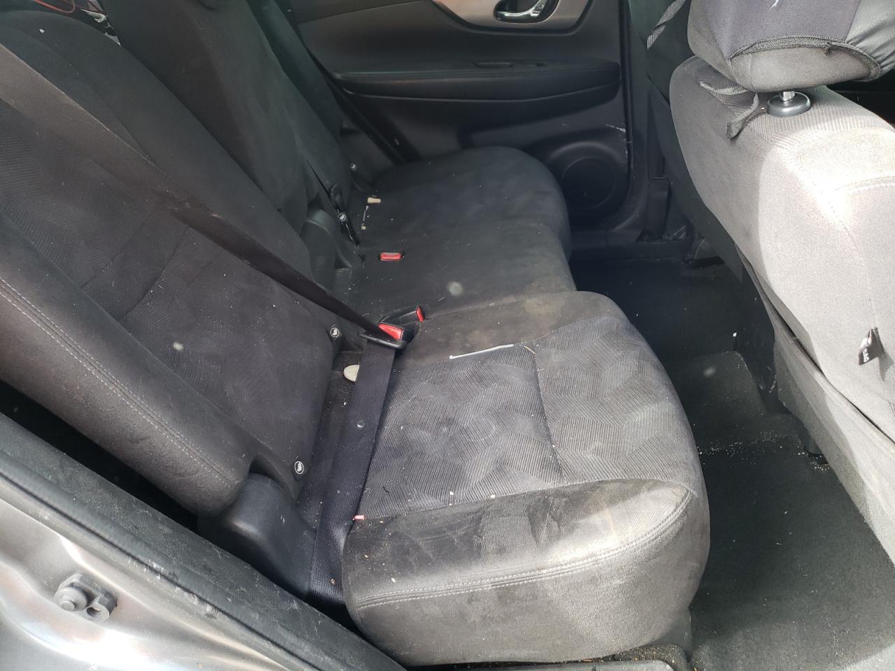 Photo 6 from auction – 2015 NISSAN ROGUE S with VIN KNMAT2MTXFP529449