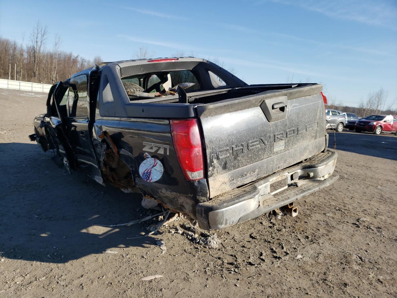 Photo 3 from auction – 2004 CHEVROLET AVALANCHE with VIN 3GNEK12T94G234899