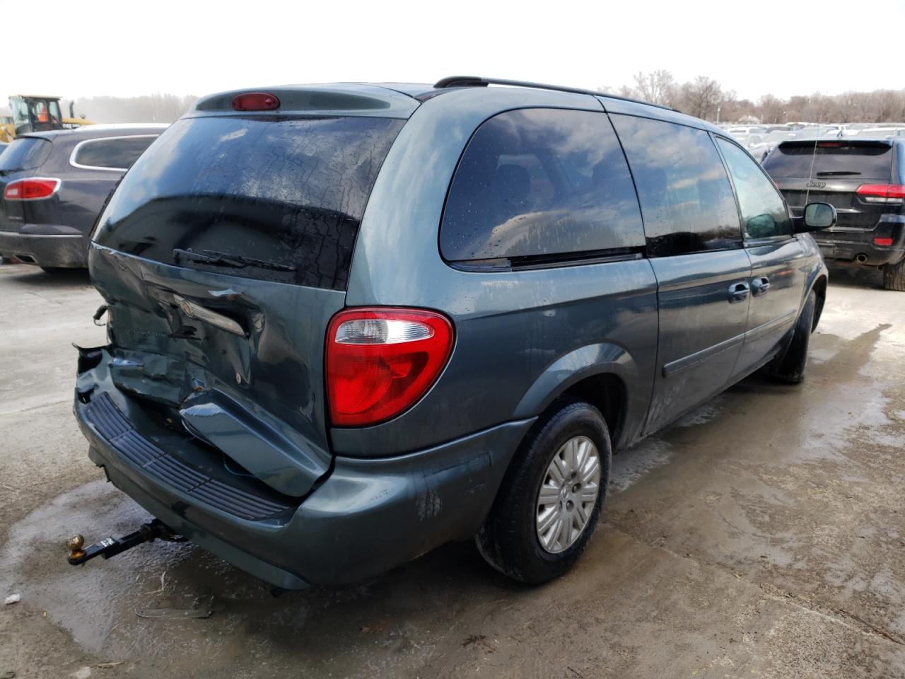 Photo 4 from auction – 2007 CHRYSLER TOWN AND C with VIN 2A4GP44R97R351929