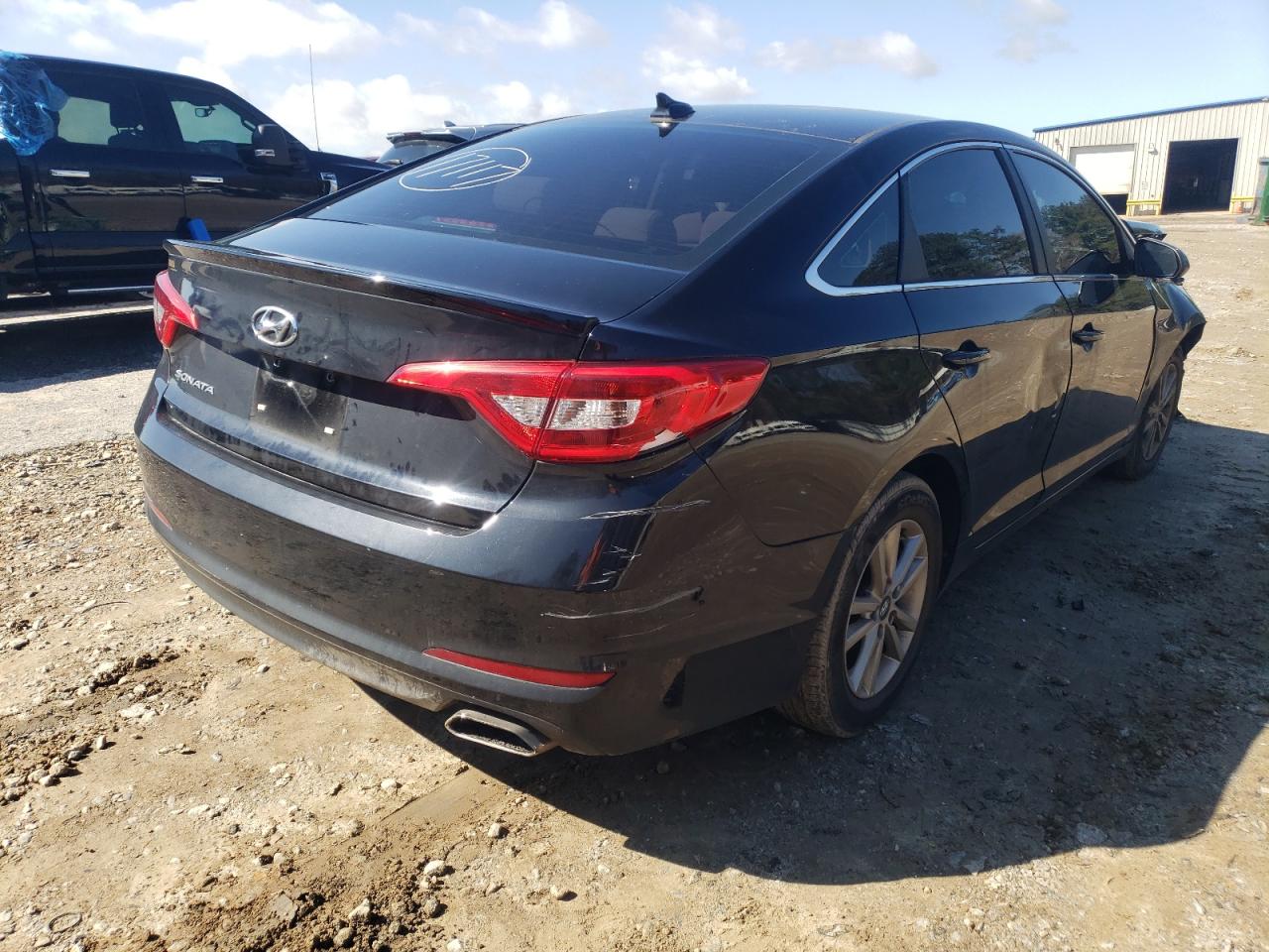 Photo 4 from auction – 2016 HYUNDAI SONATA SE with VIN 5NPE24AF1GH380585