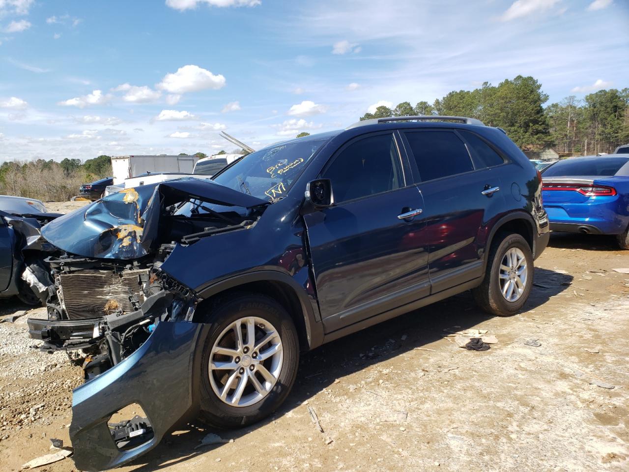 Photo 2 from auction – 2014 KIA SORENTO LX with VIN 5XYKT4A69EG449253