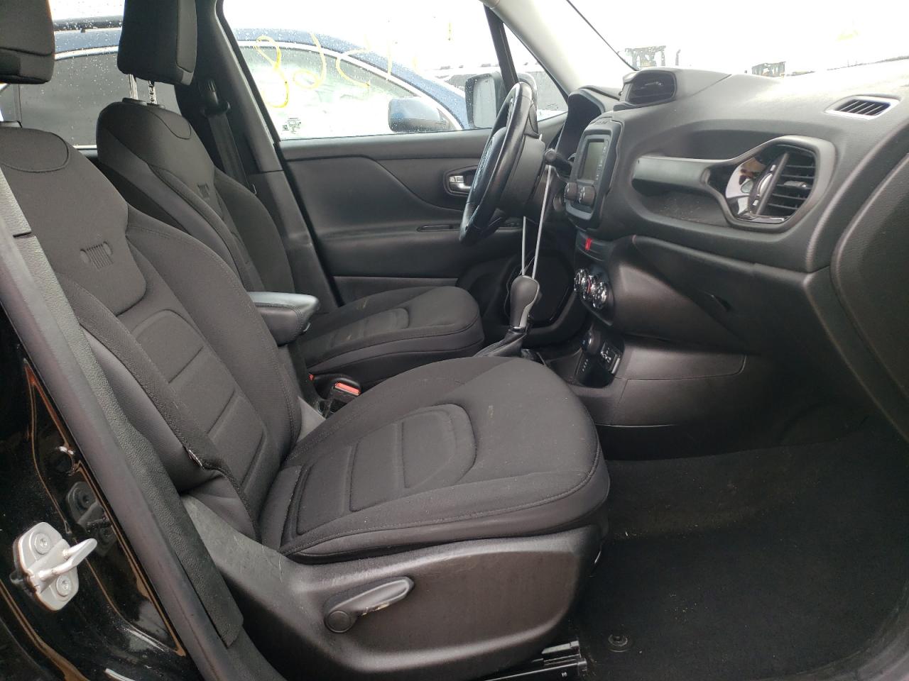 Photo 5 from auction – 2017 JEEP RENEGADE L with VIN ZACCJBBB5HPG61923