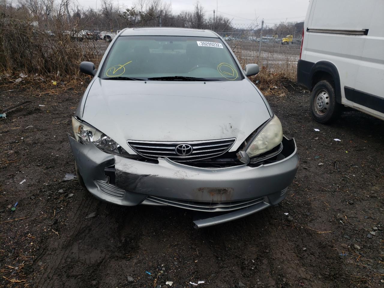 Photo 9 from auction – 2005 TOYOTA CAMRY LE with VIN 4T1BE30K85U587220