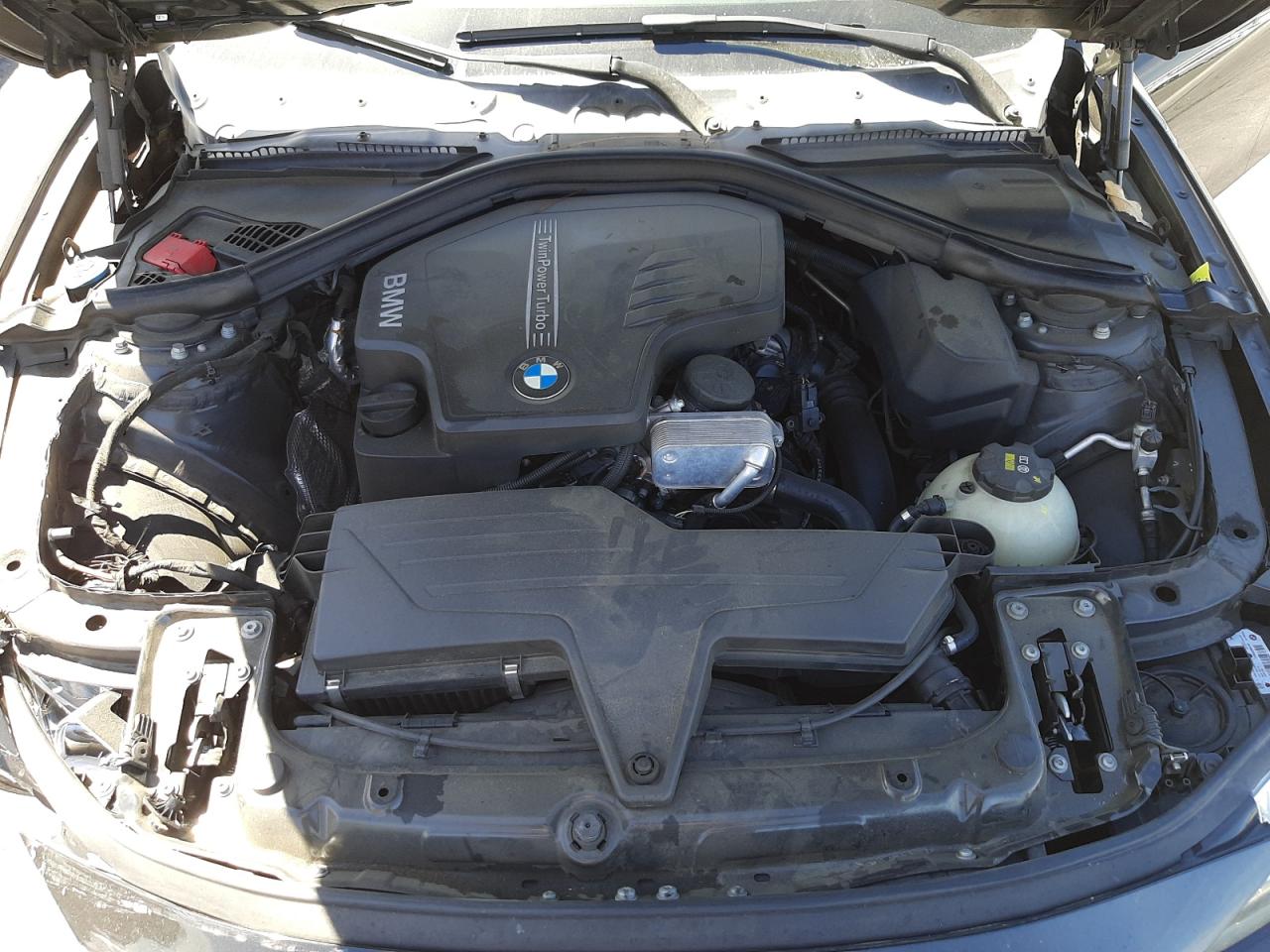 Photo 7 from auction – 2016 BMW 320 I with VIN WBA8E1G58GNU10955