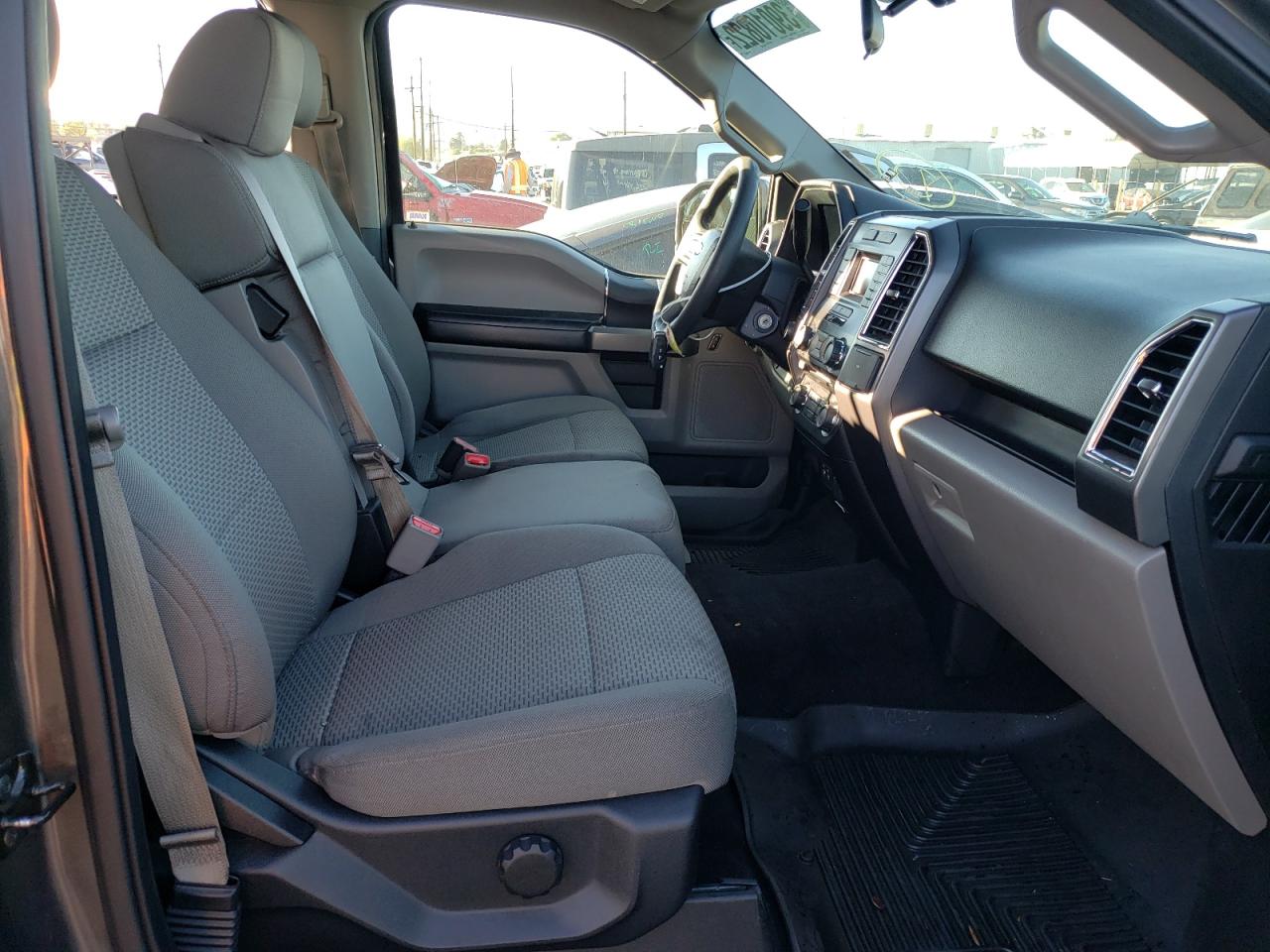 Photo 5 from auction – 2015 FORD F150 SUPER with VIN 1FTEW1C83FKF05930