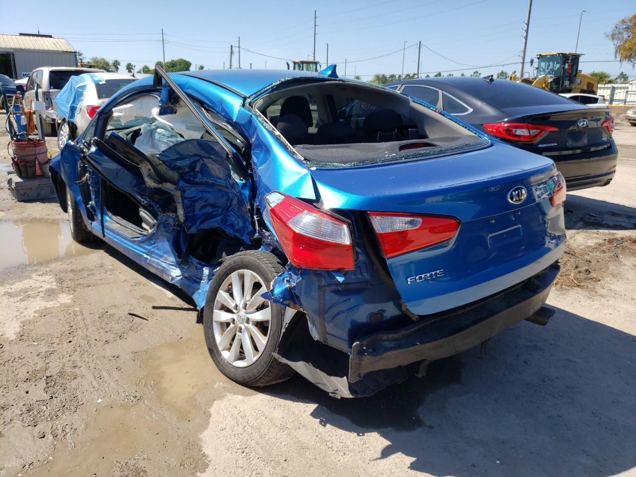 Photo 3 from auction – 2015 KIA FORTE EX with VIN KNAFX4A87F5358013