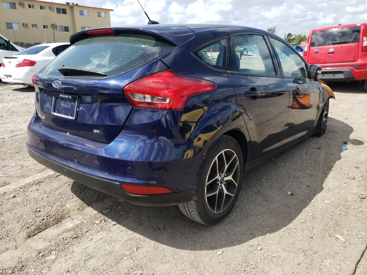 Photo 4 from auction – 2017 FORD FOCUS SEL with VIN 1FADP3M24HL262419