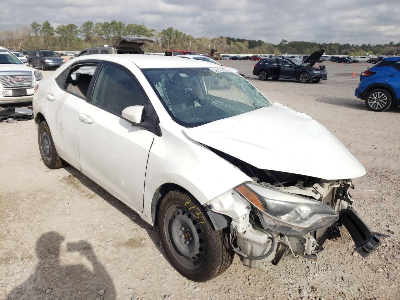TOYOTA COROLLA L 2016 with VIN 5YFBURHE6GP530426 - Photo from auction
