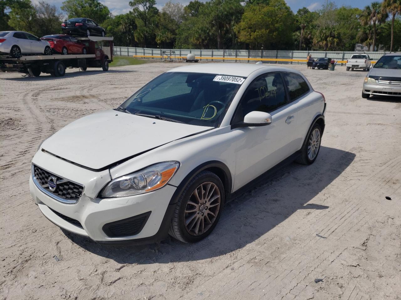 Photo 2 from auction – 2012 VOLVO C30 T5 with VIN YV1672MK1C2285811