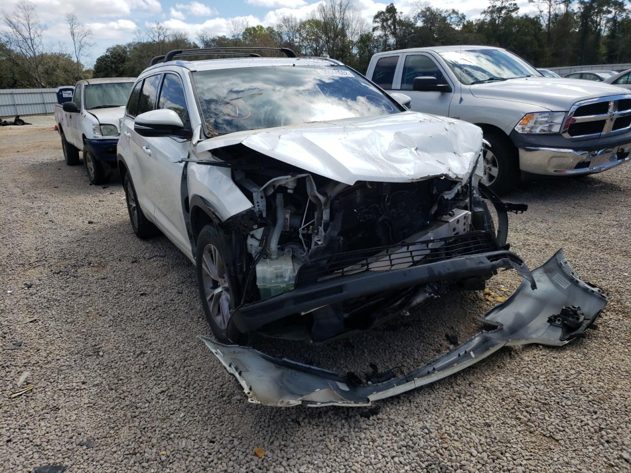 TOYOTA HIGHLANDER 2015 with VIN 5TDKKRFH7FS054003 - Photo from auction