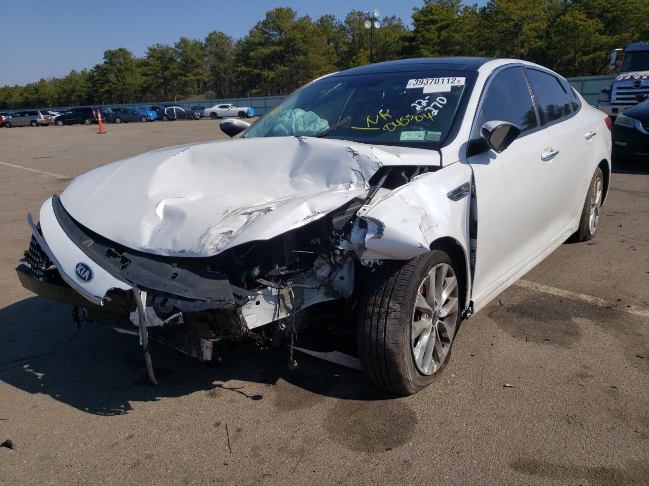 Photo 2 from auction – 2016 KIA OPTIMA EX with VIN 5XXGU4L34GG045354