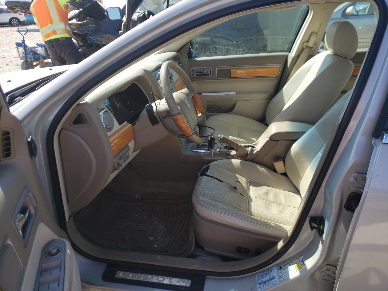 Photo 5 from auction – 2006 LINCOLN ZEPHYR with VIN 3LNHM26156R650997