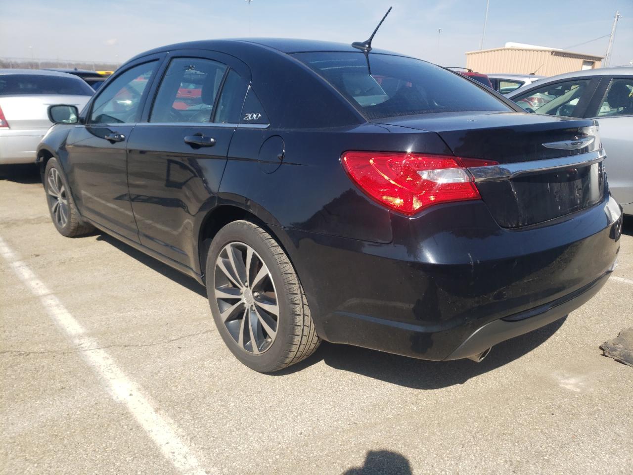 Photo 3 from auction – 2013 CHRYSLER 200 LIMITE with VIN 1C3CCBCG9DN690014