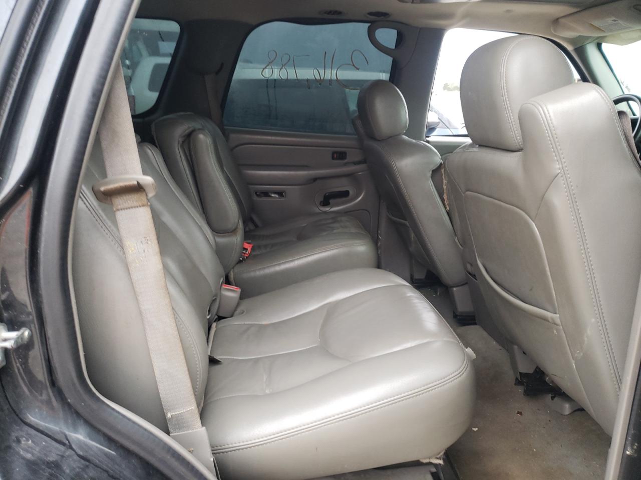 Photo 6 from auction – 2005 GMC YUKON with VIN 1GKEC13T95R143898