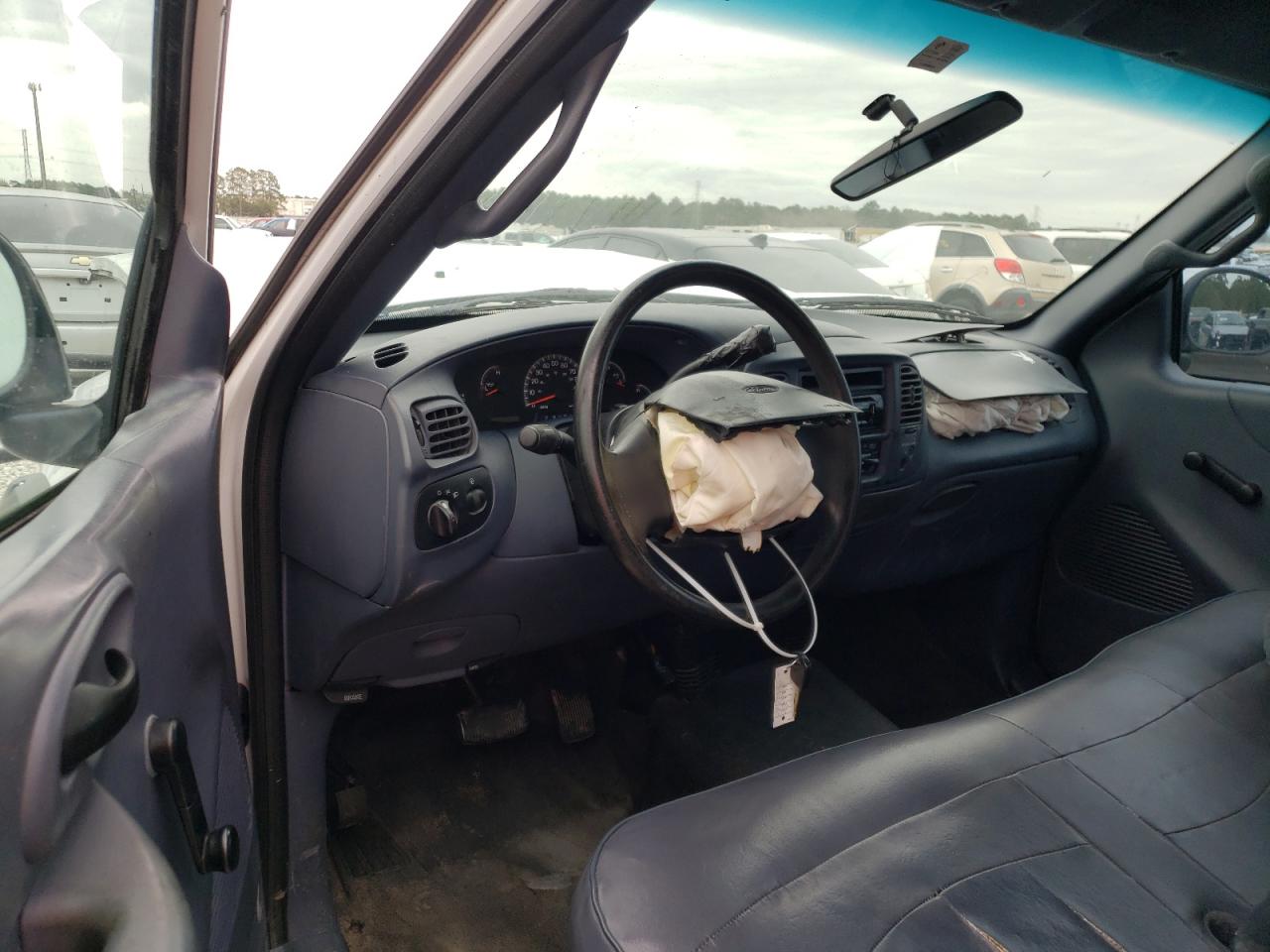 Photo 9 from auction – 2000 FORD F150 with VIN 1FTRF17W2YKA99796