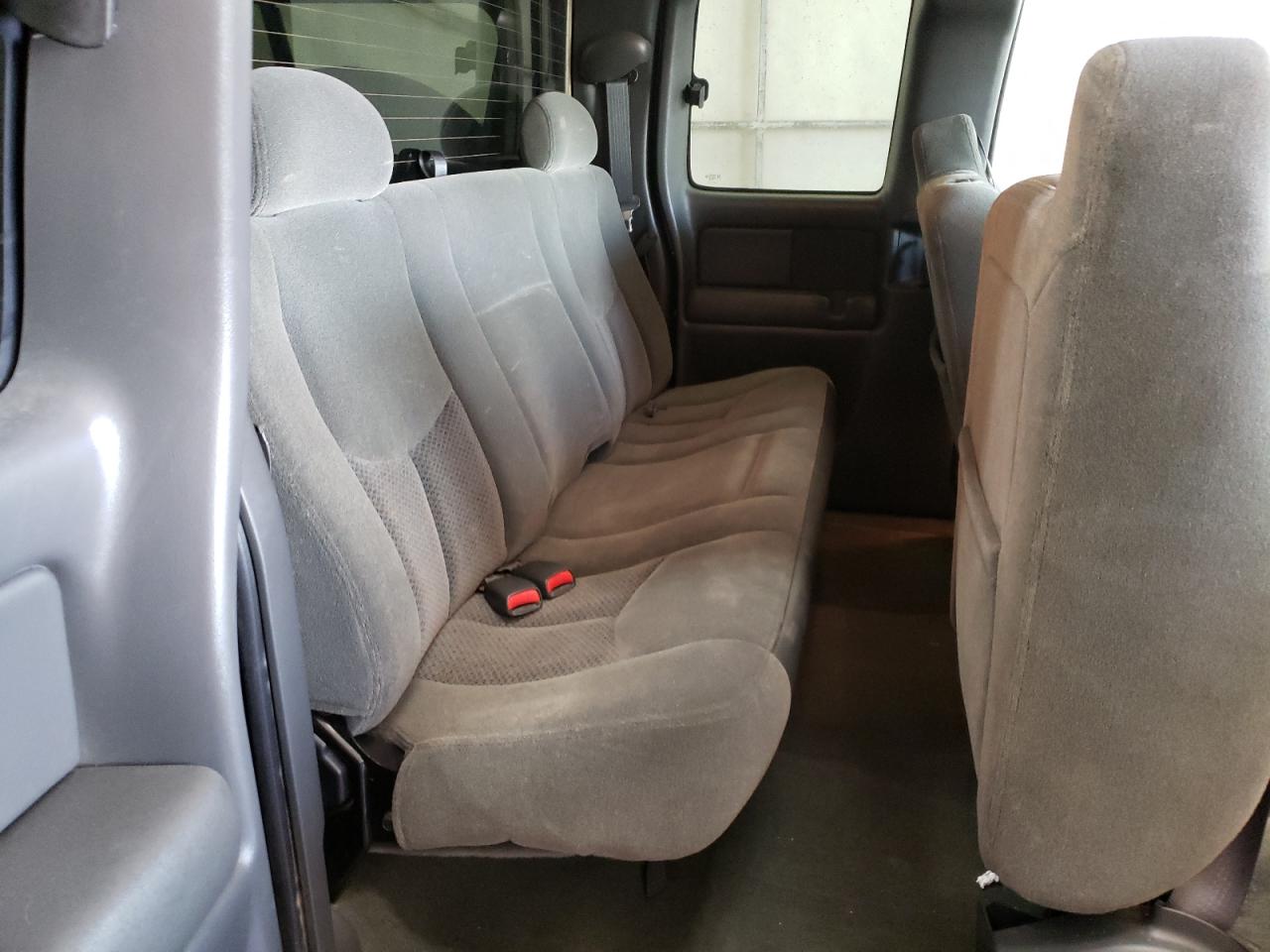 Photo 6 from auction – 2004 CHEVROLET SILVERADO with VIN 2GCEC19T241282393
