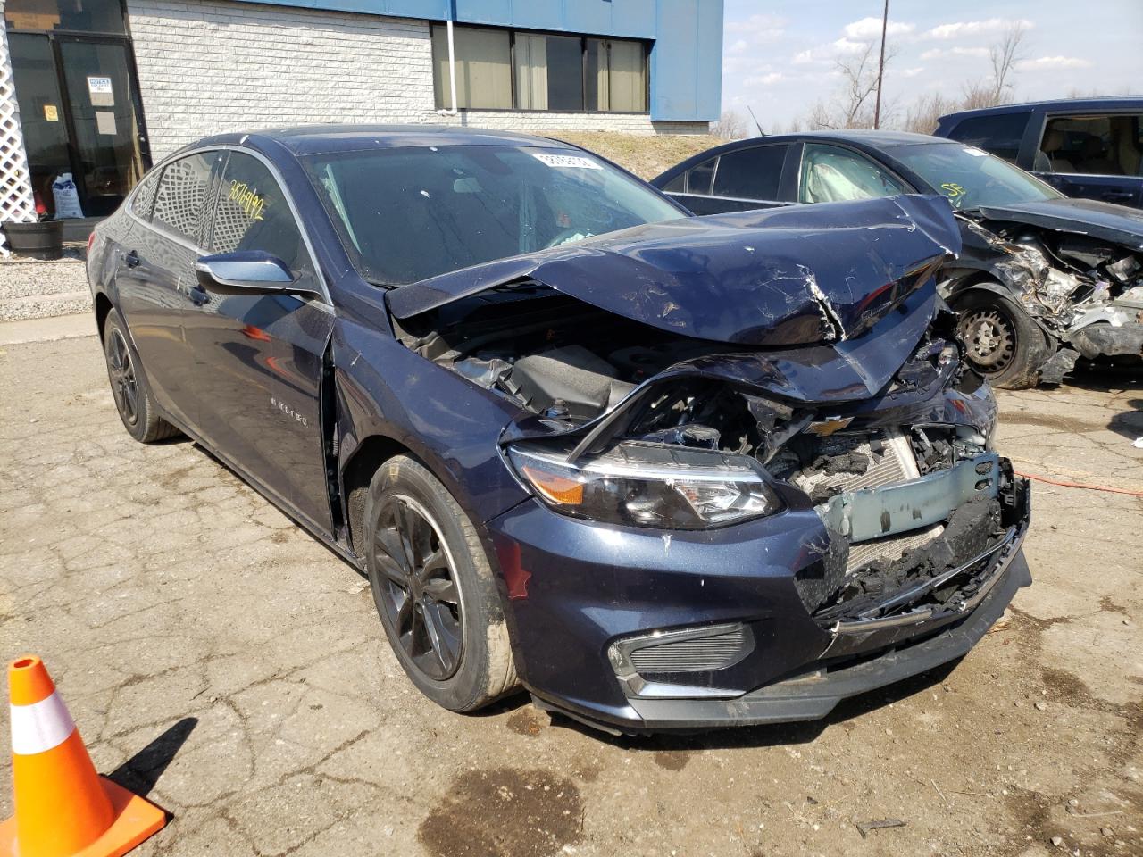 Photo 1 from auction – 2017 CHEVROLET MALIBU LT with VIN 1G1ZE5ST2HF284780